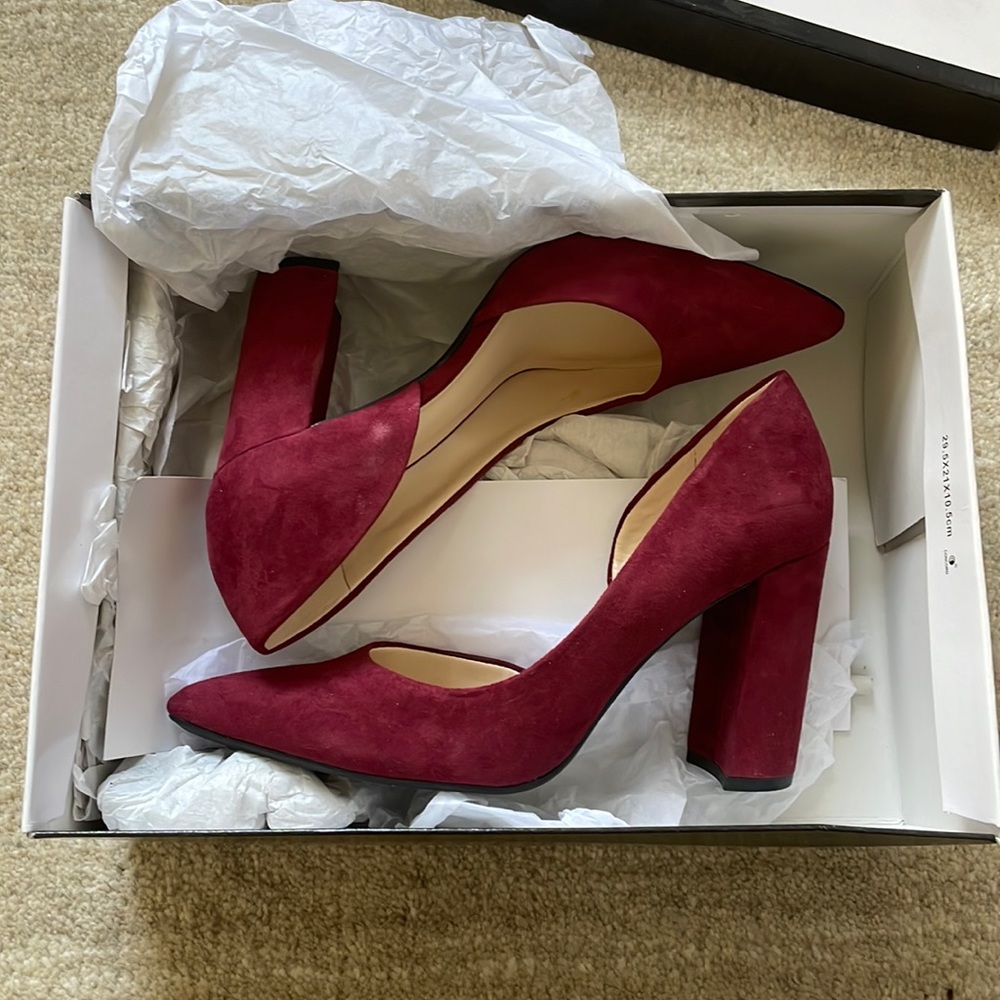 New with tags, burgundy Nine West block heel.